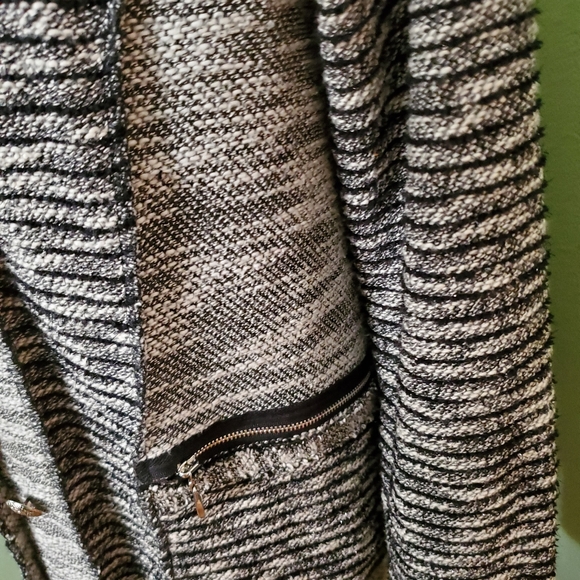 Zoe sweater jacket size medium.  Black and white. - Picture 3 of 11